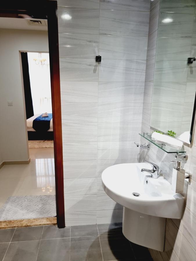 Dunya Tower Luxury And 2 Min Walk To Dubai Mall And Burj Khalifa In Heart Of Downtown Екстер'єр фото